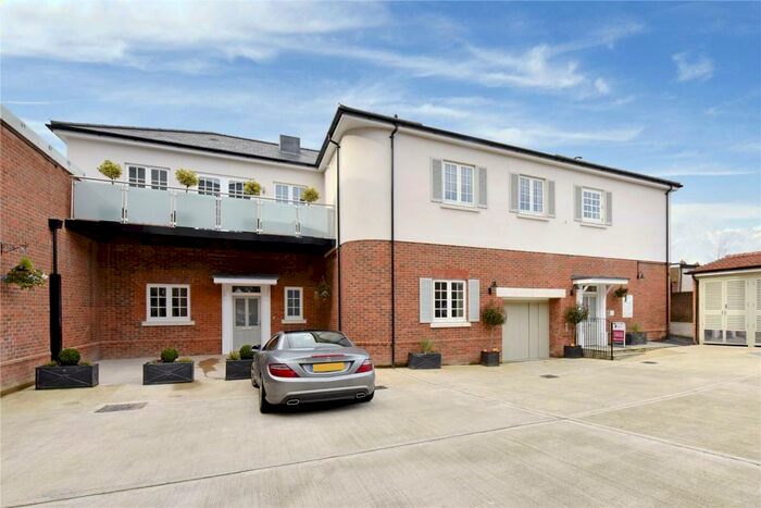1 Bedroom Apartment To Rent In The Courtyard, Dean Street, Marlow, Buckinghamshire, SL7