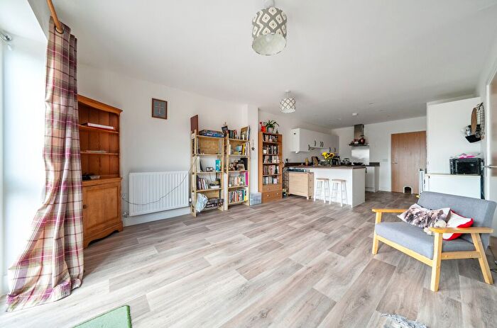 3 Bedroom Terraced House For Sale In Pinewood Way, Chichester, PO19