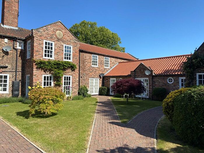 2 Bedroom Town House To Rent In Burgate, Barton, DN18