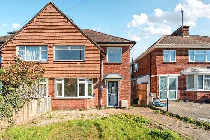 3 Bedroom Semi-Detached House To Rent In Willow Road, Aylesbury, HP19