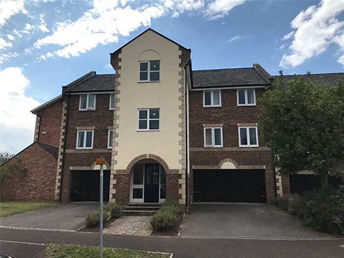 2 Bedroom Flat To Rent In Trinity Road, Taunton, Somerset, TA1