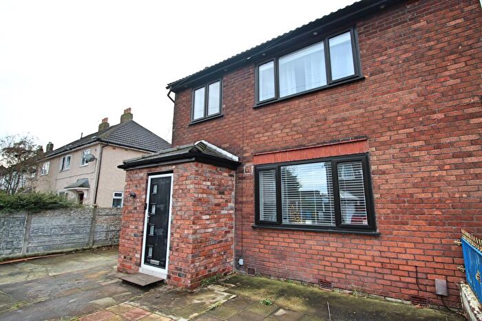 4 Bedroom Semi Detached House For Sale In Derwent Street, Manchester, M29