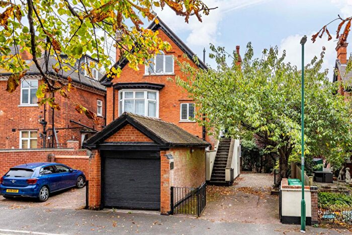 2 Bedroom Flat To Rent In Harlaxton Drive, Nottingham, NG7