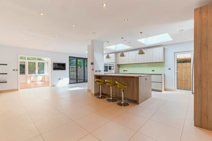 4 Bedroom Property To Rent In Crown Road, New Malden, KT3