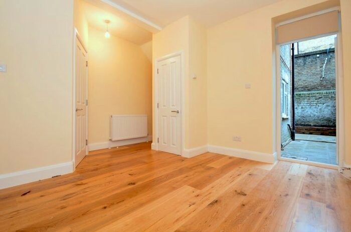 1 Bedroom Flat To Rent In Bramber Road, London, W14