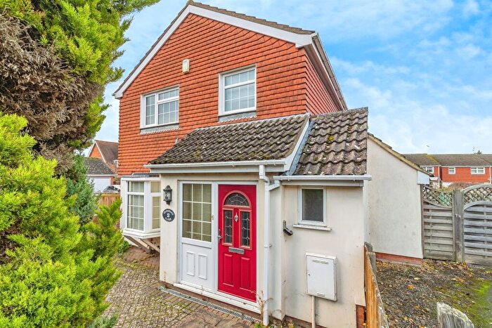 3 Bedroom Detached House For Sale In Pheasant Close, Tring, HP23