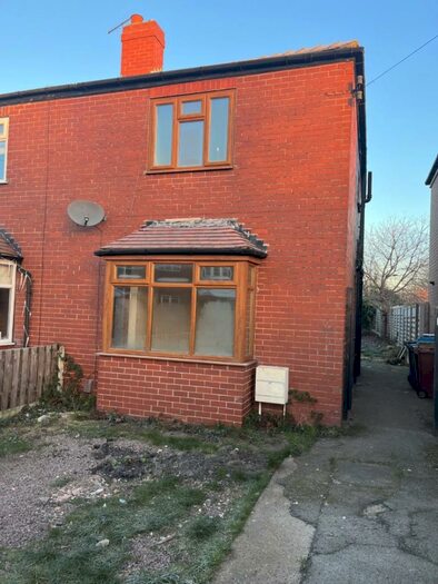 2 Bedroom Semi-Detached House To Rent In Ledbury Road, Barnsley, S71