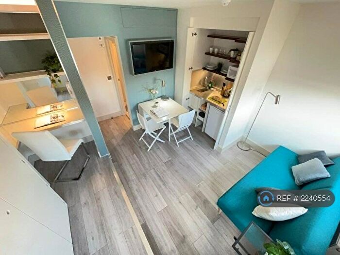 Studio To Rent In Brighton & Hove, Hove, BN3