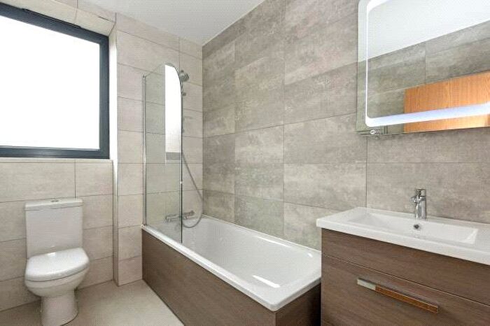 2 Bedroom Flat To Rent In Cambridge Street, Aylesbury, HP20