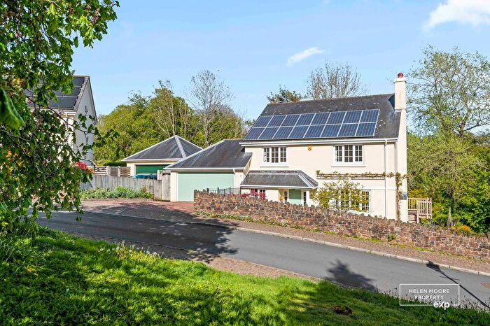4 Bedroom Detached House For Sale In Ayleston Park, Modbury, Devon, PL21