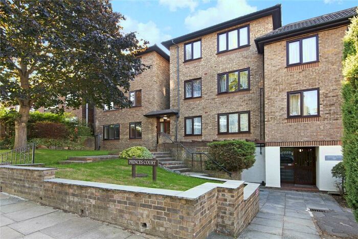 1 Bedroom Apartment To Rent In Dukes Avenue, New Malden, Surrey, KT3