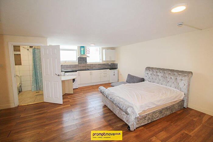 Property To Rent In Flat, Grange Avenue Luton, LU4