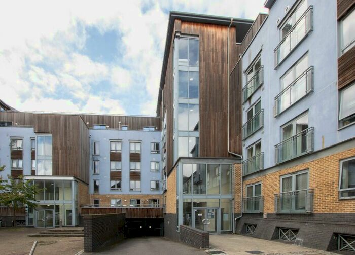 2 Bedroom Apartment To Rent In Quayside Drive, Colchester, Essex, CO2