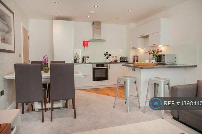 2 Bedroom Flat To Rent In Cheltenham Street, Bath, BA2