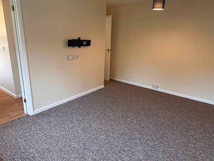1 Bedroom Studio To Rent In Seymour Road, Alcester, B49