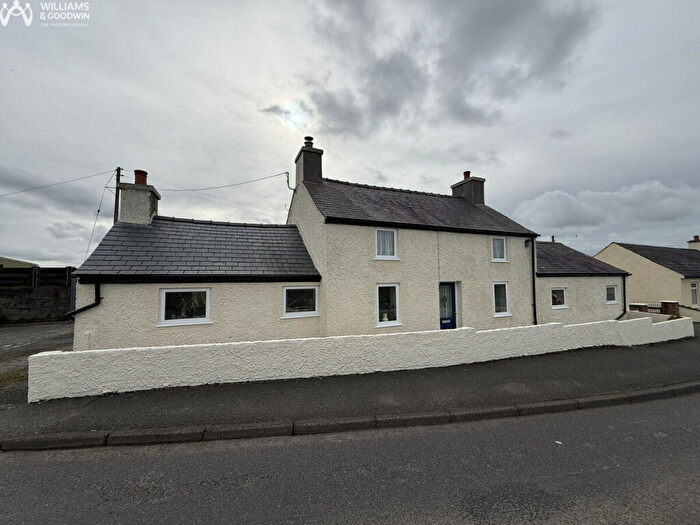 4 Bedroom Detached House For Sale In Rhosmeirch, Llangefni, Anglesey, LL77