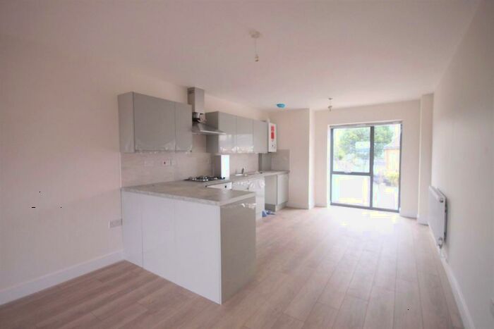 2 Bedroom Apartment To Rent In Ingersoll Road, Enfield, EN3