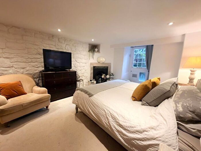 2 Bedroom Apartment To Rent In Henrietta Street, Bath, BA2