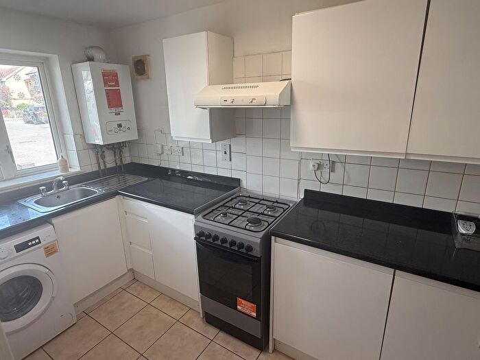 2 Bedroom Flat To Rent In Orchard Road, Feltham, TW3