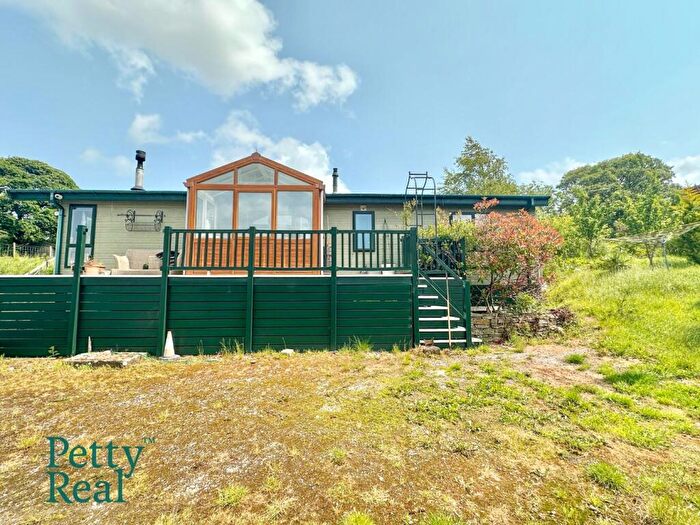 2 Bedroom Mobile Home For Sale In Stocks Lane, Gisburn, BB7