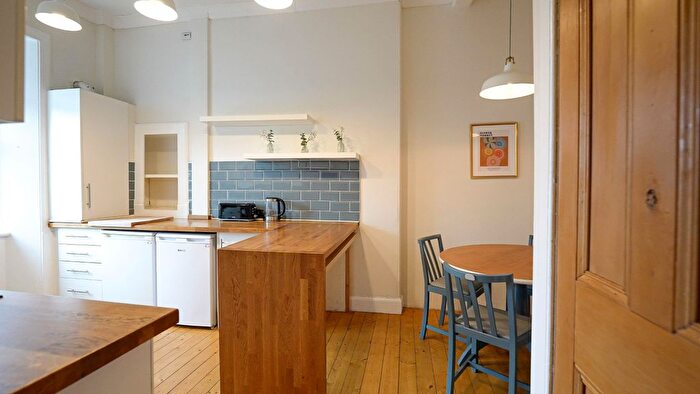 1 Bedroom Flat To Rent In Balcarres Street, Morningside, Edinburgh, EH10
