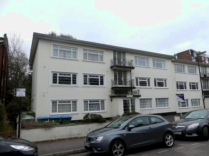2 Bedroom Flat To Rent In Silverdale Road, Bannister Park, SO15