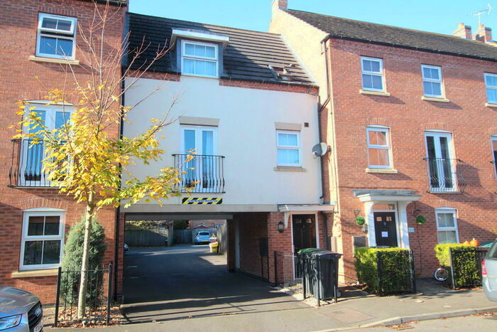 2 Bedroom Flat To Rent In Renfrew Drive, Sleaford, NG34