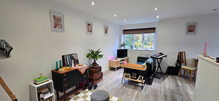 2 Bedroom Flat To Rent In Cumberland Avenue, Manchester, M27