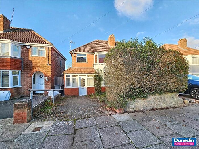 3 Bedroom Semi Detached House For Sale In Green Acres Road, Birmingham, West Midlands, B38