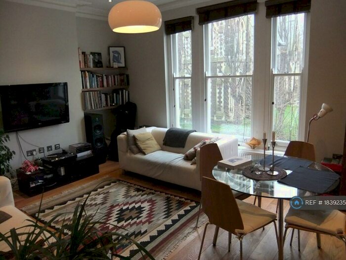 2 Bedroom Flat To Rent In St. Mark's Rise, London, E8