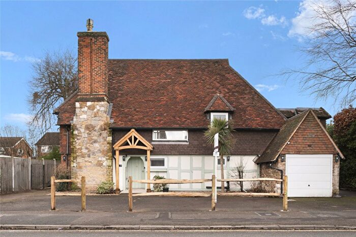 5 Bedroom Detached House To Rent In Walton Park, Walton-On-Thames, Surrey, KT12