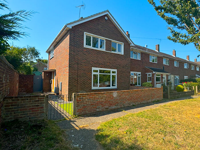 3 Bedroom End Of Terrace House To Rent In Ajax Road, Rochester, Kent, ME1