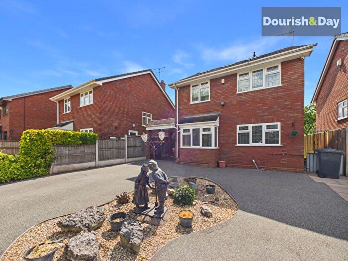 4 Bedroom Detached House For Sale In Bartlett Close, Penkridge, ST19