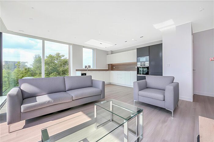 2 Bedroom Apartment To Rent In Odell House, Woodberry Down, N4