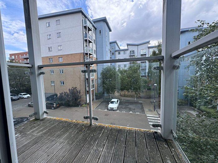 1 Bedroom Flat To Rent In Foundry Court, SL2