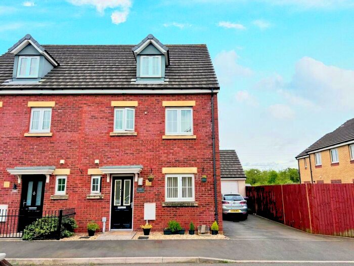 4 Bedroom Semi-Detached House To Rent In Parc Panteg, Griffithstown, Pontypool, NP4