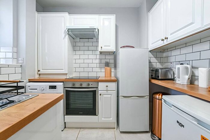 4 Bedroom Flat For Sale In Copenhagen Street, Islington, London, N1