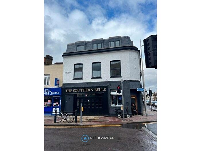 2 Bedroom Flat To Rent In The Southern Belle, Gillingham, ME7