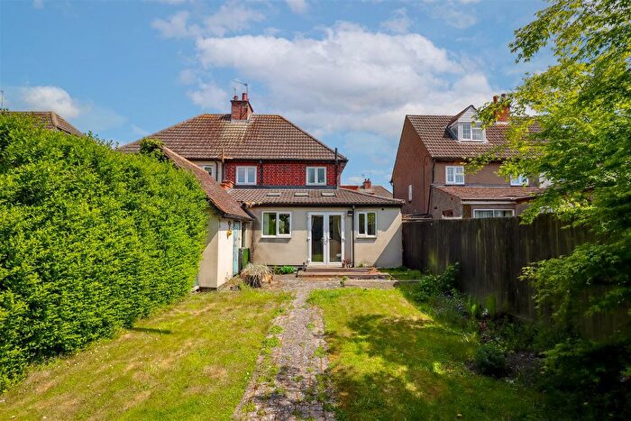 2 Bedroom Semi-Detached House For Sale In Pineham Avenue, Harbury, CV33