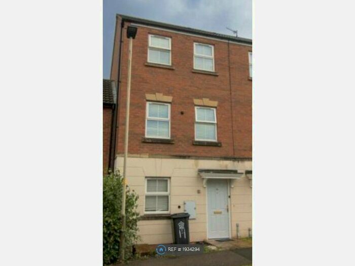 3 Bedroom Terraced House To Rent In Sockburn Close, Hamilton, Leicester, LE5