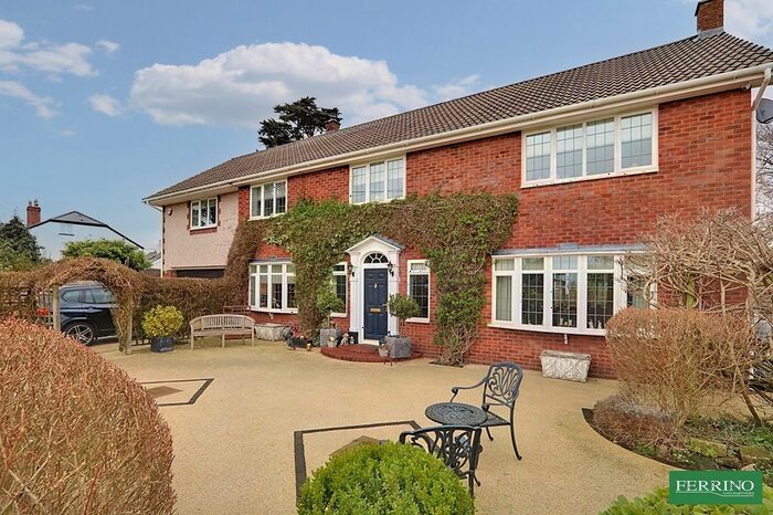 5 Bedroom Detached House For Sale In Woodcroft, Chepstow, Monmouthshire., NP16