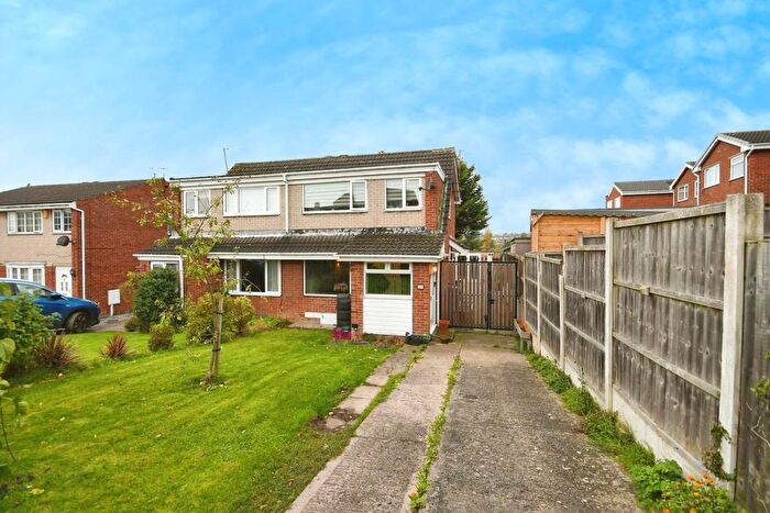 3 Bedroom Semi-Detached House For Sale In Garden Close, New Whittington, Chesterfield, S43