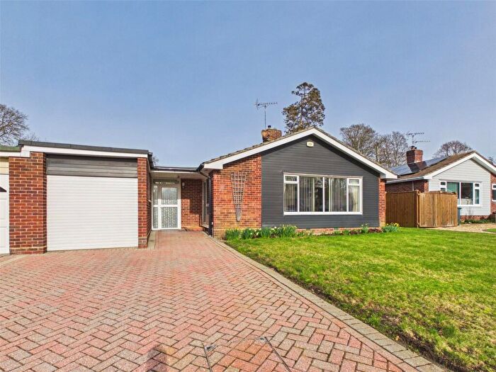3 Bedroom Bungalow For Sale In Braemar Drive, Highcliffe, Christchurch, Dorset, BH23
