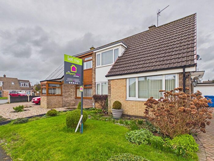 2 Bedroom Semi-Detached Bungalow To Rent In Bed Semi-Detached Dormer Bungalow, Harewood Avenue, Bridlington, YO16