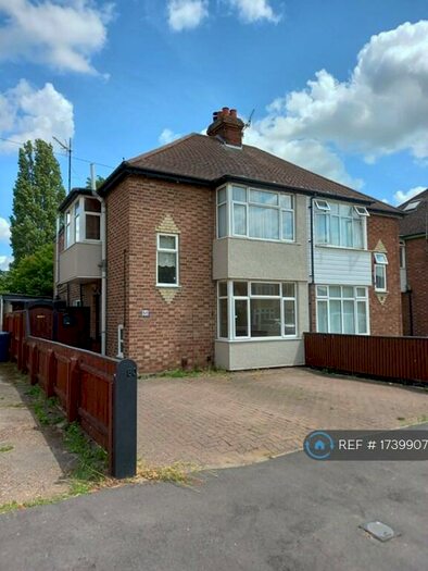 3 Bedroom Semi-Detached House To Rent In Lovell Road, Cambridge, CB4