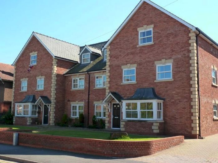2 Bedroom Flat To Rent In Westbrook Court, St Johns, Worcester, WR2