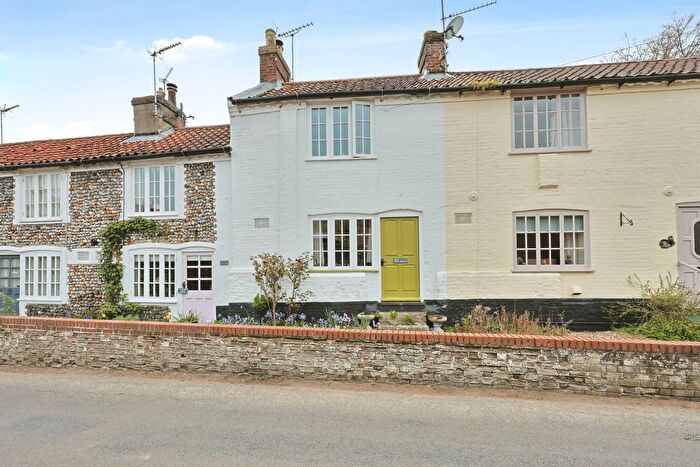 1 Bedroom Terraced House For Sale In Millgate, Aylsham, Norwich, NR11