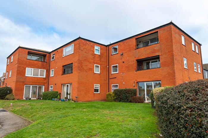 2 Bedroom Flat For Sale In Wolsey Gardens, Felixstowe, IP11