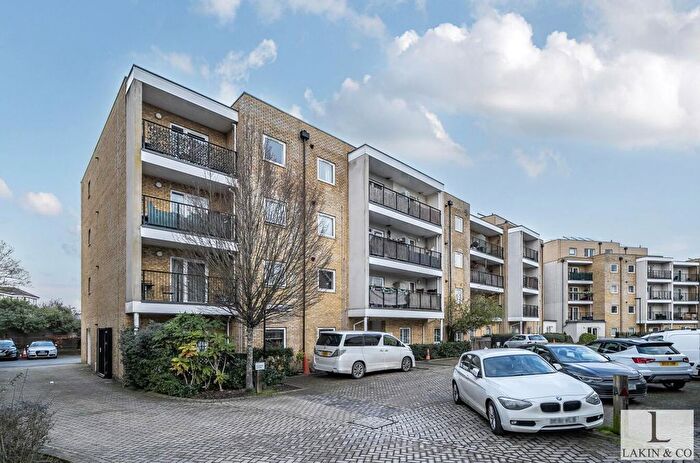 2 Bedroom Flat For Sale In Coyle Drive, Ickenham, UB10