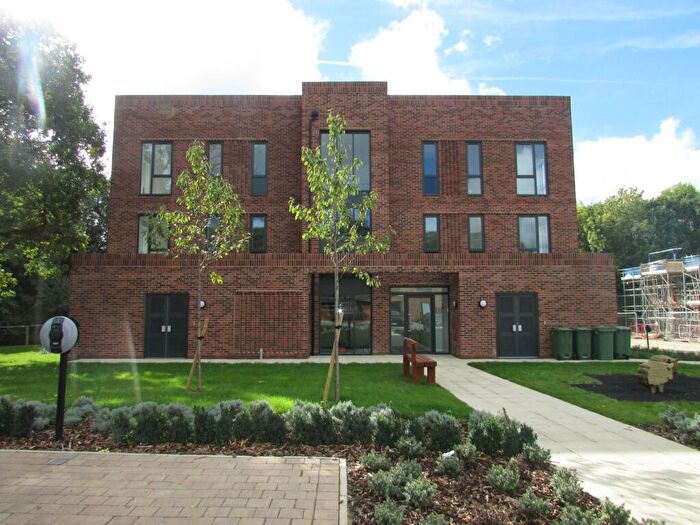 2 Bedroom Flat For Sale In Scampton House, St Albans, AL2